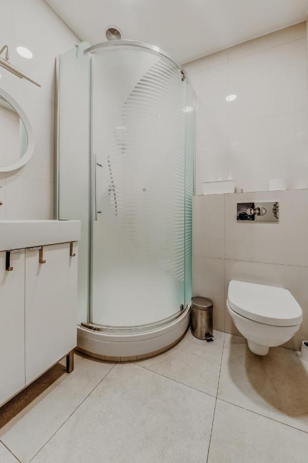 Spacious - 140 Square Meters Apartment, Vilnius City Centre Buitenkant foto