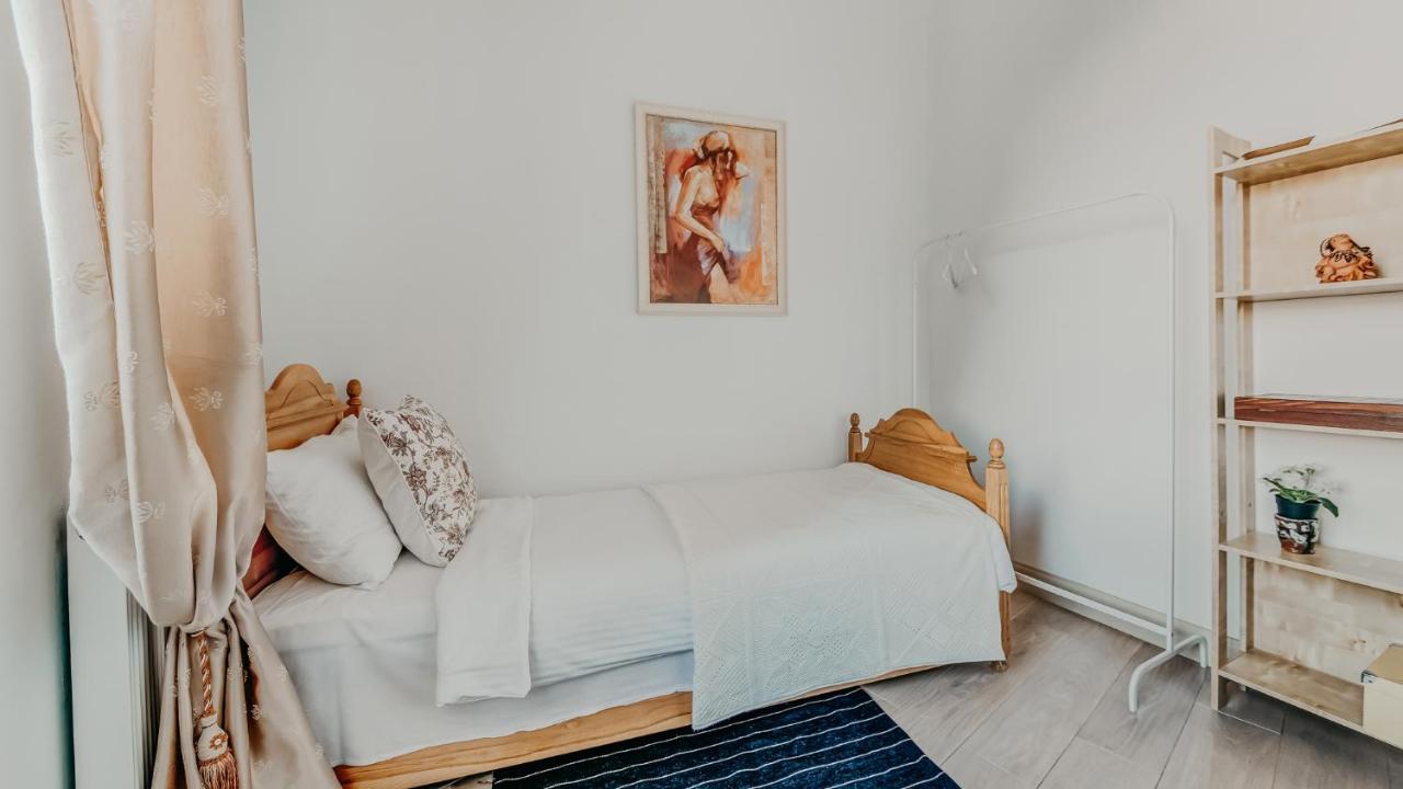 Spacious - 140 Square Meters Apartment, Vilnius City Centre Buitenkant foto