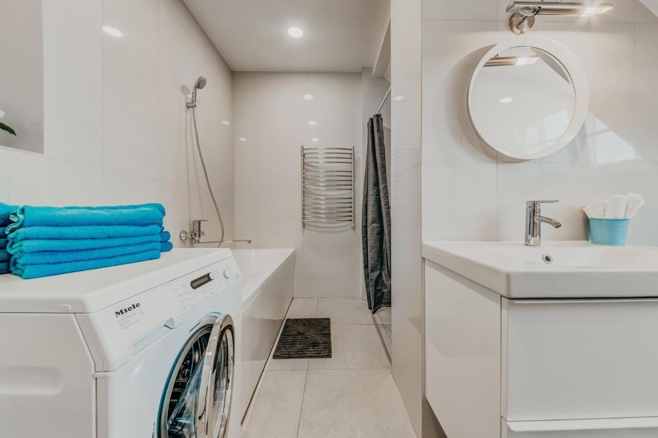 Spacious - 140 Square Meters Apartment, Vilnius City Centre Buitenkant foto