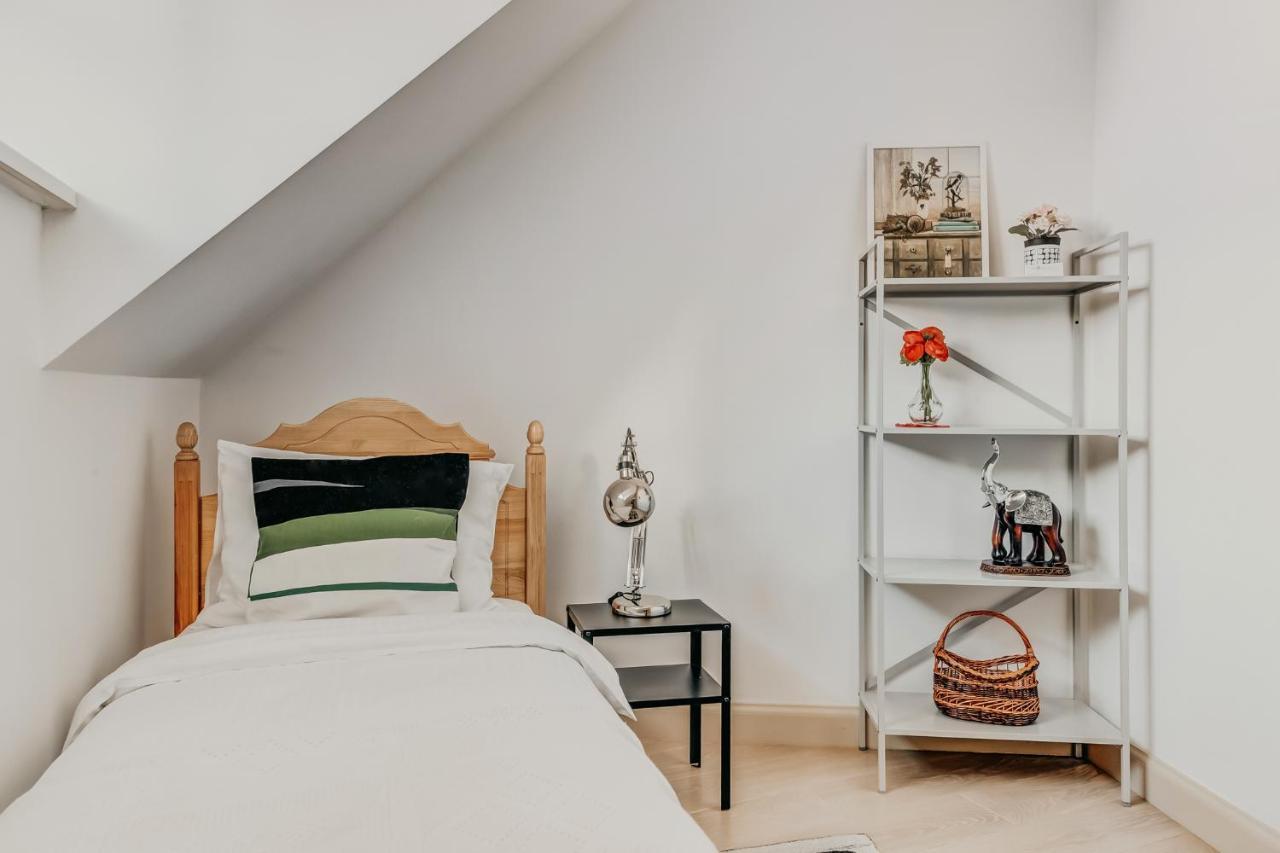 Spacious - 140 Square Meters Apartment, Vilnius City Centre Buitenkant foto